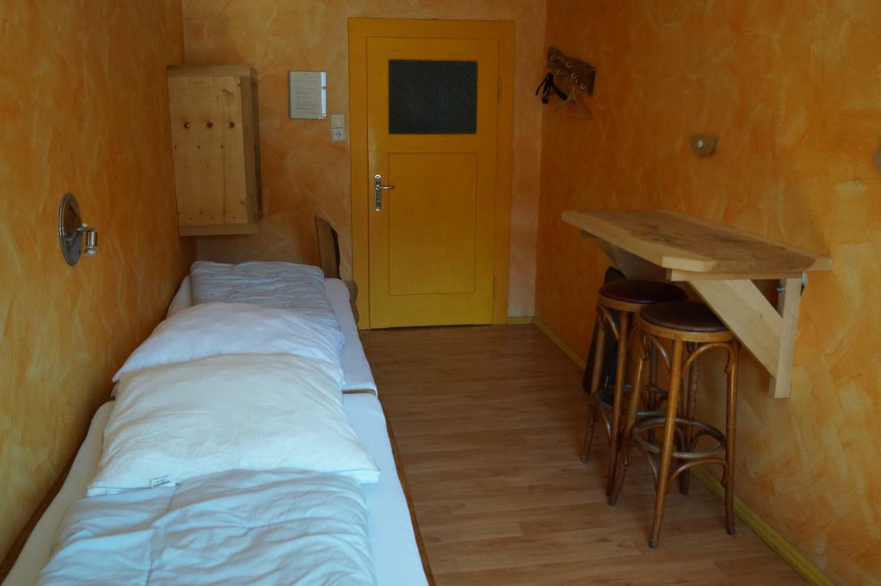 Schiff Bihlerdorf - Hostel Buitenkant foto